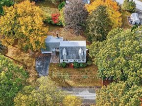 37 Pine St, Bedford MA 01730