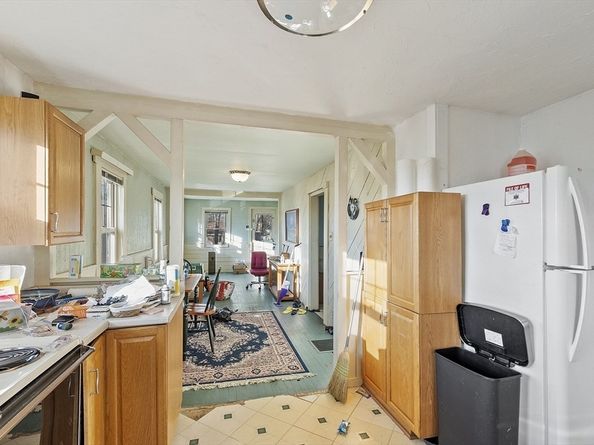 2 Kosta Ave, Rutland MA 01543