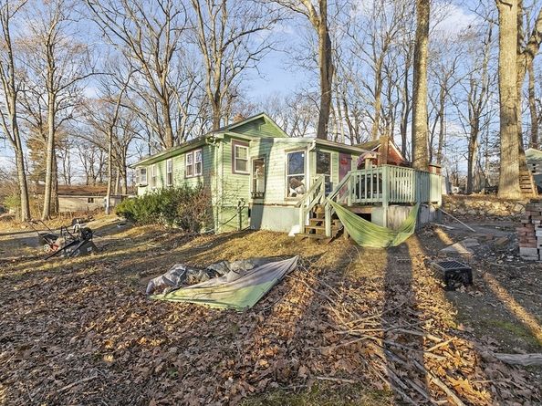 2 Kosta Ave, Rutland MA 01543