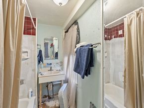 2 Kosta Ave, Rutland MA 01543