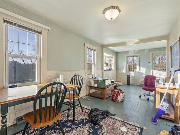 2 Kosta Ave, Rutland MA 01543