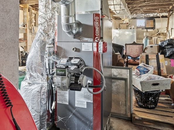 2 Kosta Ave, Rutland MA 01543