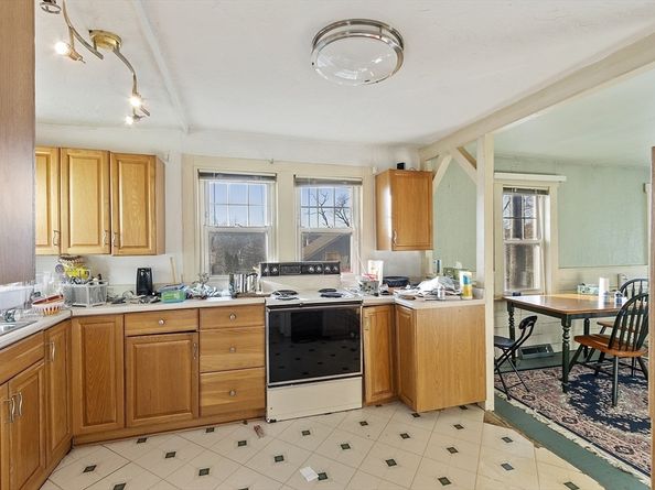 2 Kosta Ave, Rutland MA 01543