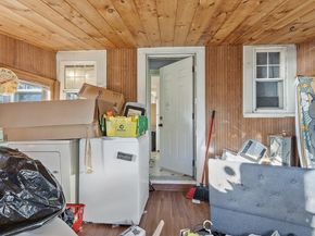 2 Kosta Ave, Rutland MA 01543