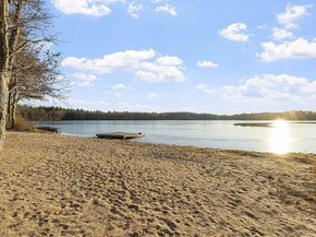 2 Kosta Ave, Rutland MA 01543