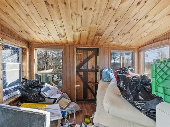 2 Kosta Ave, Rutland MA 01543