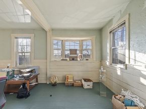 2 Kosta Ave, Rutland MA 01543