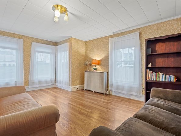 216 Walnut Street, Clinton MA 01510