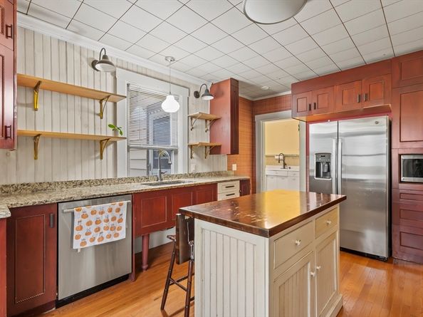 216 Walnut Street, Clinton MA 01510