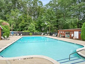 6 Greenbriar Dr 110, North Reading MA 01864