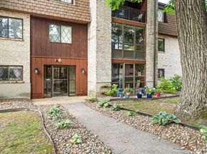 6 Greenbriar Dr 110, North Reading MA 01864