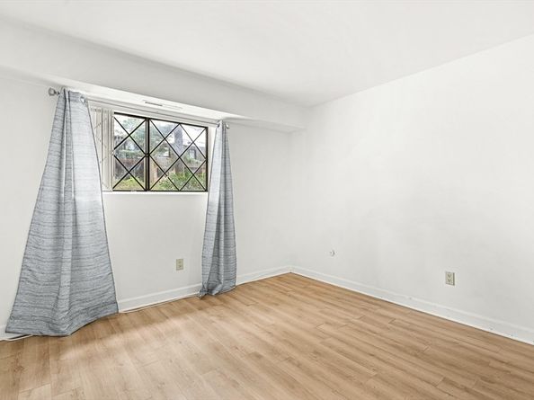 6 Greenbriar Dr 110, North Reading MA 01864