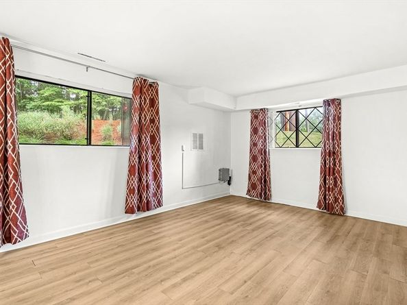 6 Greenbriar Dr 110, North Reading MA 01864