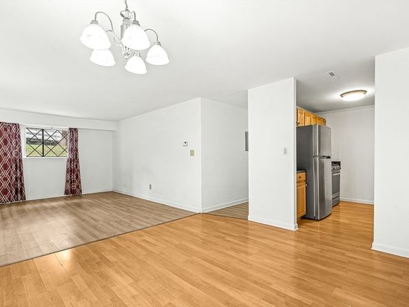 6 Greenbriar Dr 110, North Reading MA 01864