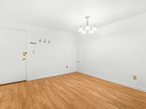 6 Greenbriar Dr 110, North Reading MA 01864