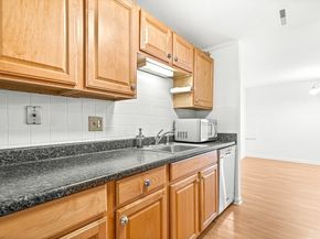 6 Greenbriar Dr 110, North Reading MA 01864