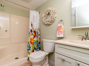 10 Chapman St 202, Weymouth MA 02189