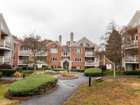 10 Chapman St 202, Weymouth MA 02189