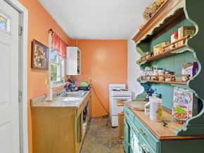 19 Ashburnham St, Fitchburg MA 01420