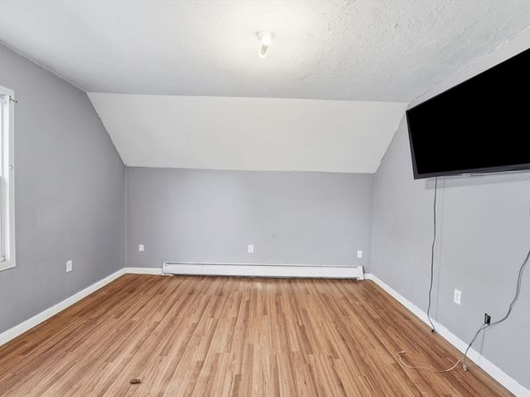 19 Ashburnham St, Fitchburg MA 01420