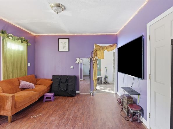 19 Ashburnham St, Fitchburg MA 01420