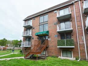 1186 Worcester Road 610, Framingham MA 01702