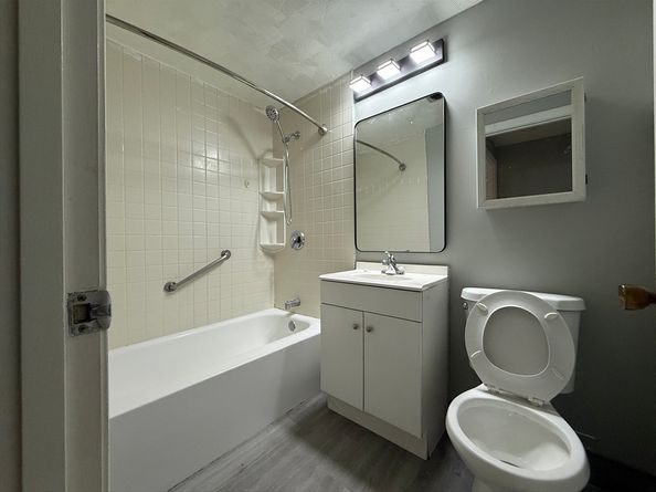 1186 Worcester Road 610, Framingham MA 01702