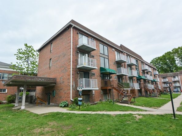 1186 Worcester Road 610, Framingham MA 01702