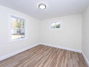 9 Everett St, Carver MA 02330