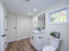 9 Everett St, Carver MA 02330