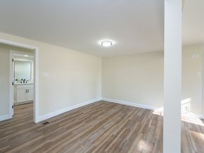 9 Everett St, Carver MA 02330