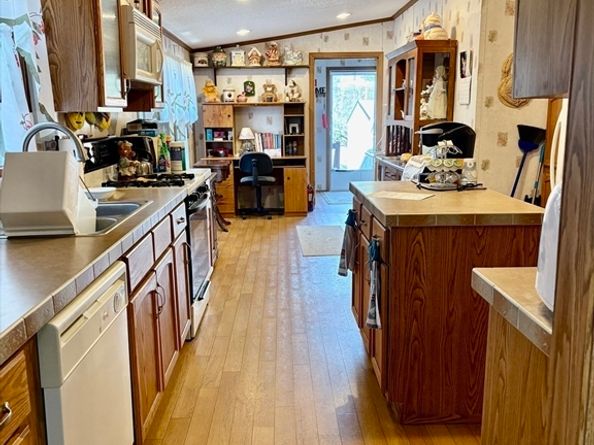 21 Varney Ln, Barre MA 01005