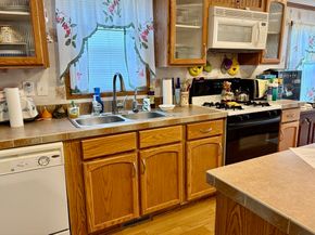 21 Varney Ln, Barre MA 01005