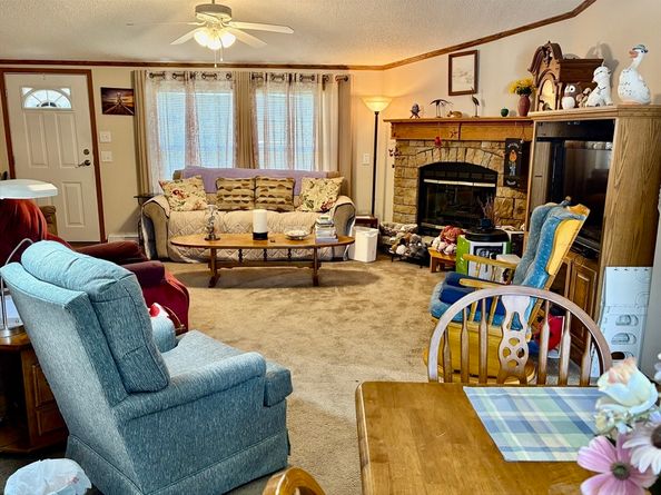 21 Varney Ln, Barre MA 01005