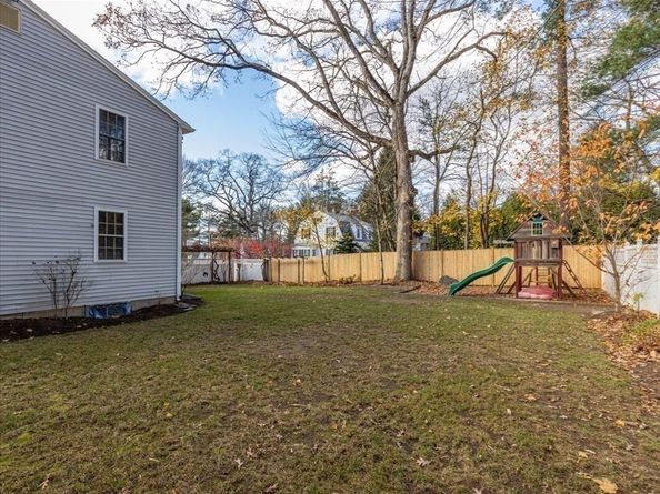 52 Baker St, Walpole MA 02081