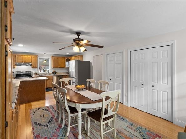 52 Baker St, Walpole MA 02081