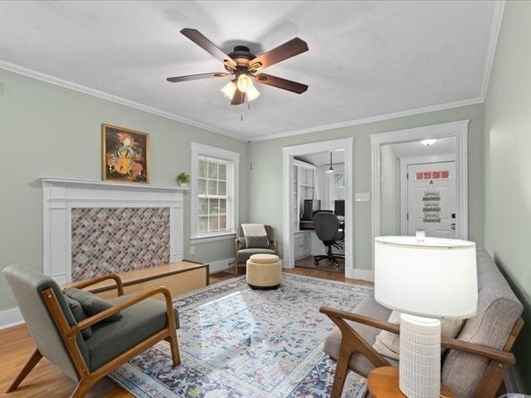 52 Baker St, Walpole MA 02081