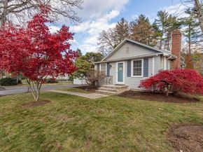 52 Baker St, Walpole MA 02081