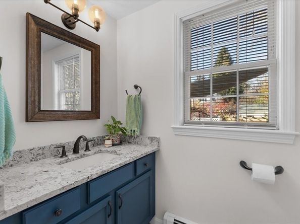 52 Baker St, Walpole MA 02081