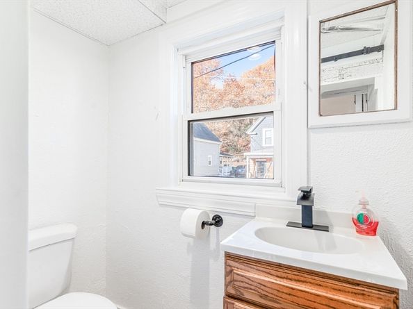 5 Sherbrook Pl, Lynn MA 01904