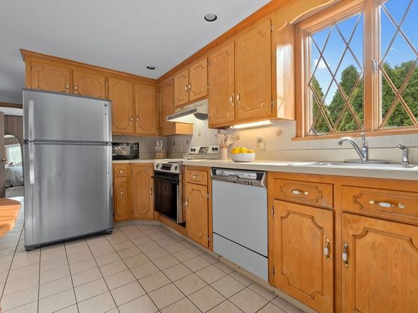 25 Northend St, Peabody MA 01960