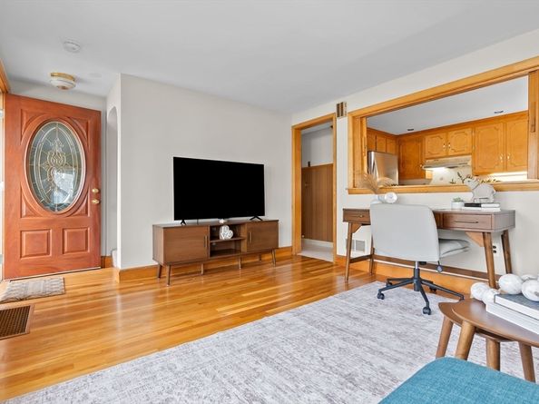 25 Northend St, Peabody MA 01960