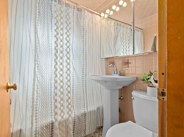 25 Northend St, Peabody MA 01960