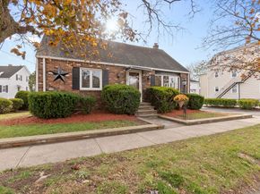 25 Northend St, Peabody MA 01960