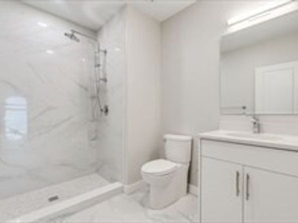 163 Chestnut St, Chelsea MA 02150