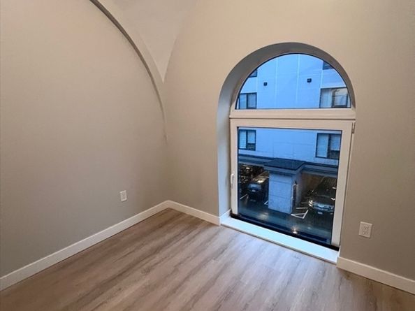 163 Chestnut St, Chelsea MA 02150