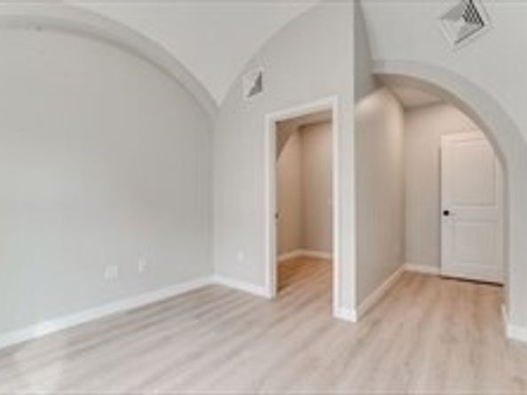 163 Chestnut St, Chelsea MA 02150