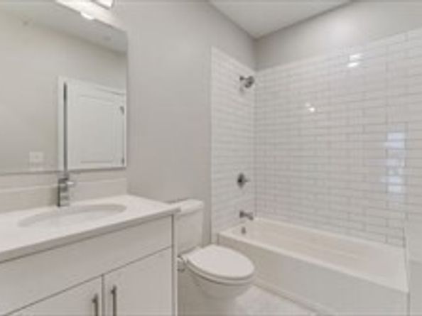 163 Chestnut St, Chelsea MA 02150