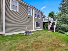 7 Jefferson Court 7, Uxbridge MA 01569