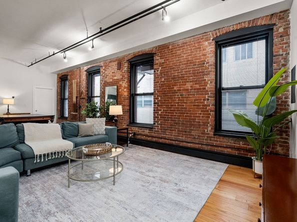 19 Stanhope Street, Boston MA 02116